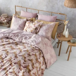 Guy Laroche Housse De Couette Réversible NUNET -Promos Sommeil Zen Boutique 00b52d5b33664317a86795f08347a2da