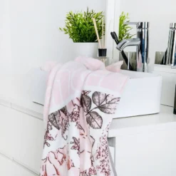 Serviette Bench Nature Inspired II 13 Serviette Bench Nature Inspired II -Promos Sommeil Zen Boutique 1000304042 230315 033 DETAILS P000000001000304042