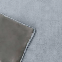 2 Coussins 1 Plaid Fausse Fourrure Gris -Promos Sommeil Zen Boutique 1c1c7e126bae429699b8959ebb9ae7eb